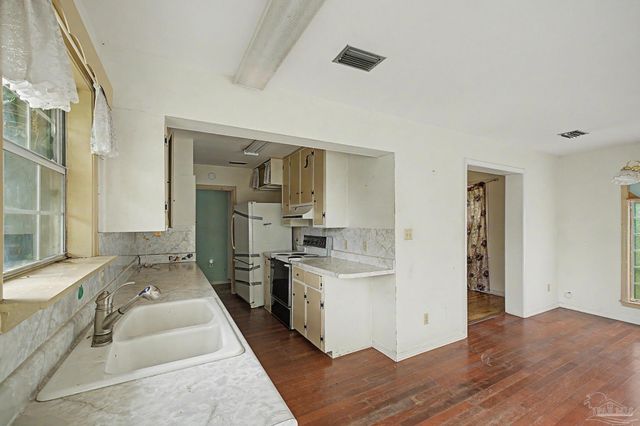 333 Gibbs Rd, Pensacola, FL 32507