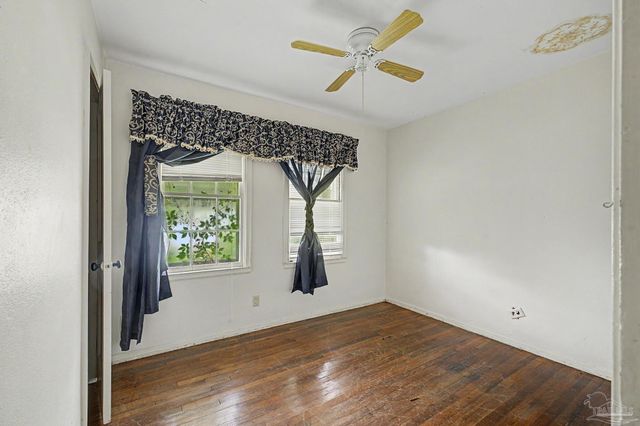 333 Gibbs Rd, Pensacola, FL 32507