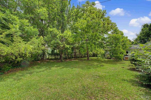 333 Gibbs Rd, Pensacola, FL 32507