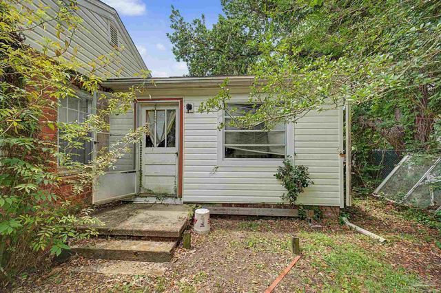 333 Gibbs Rd, Pensacola, FL 32507