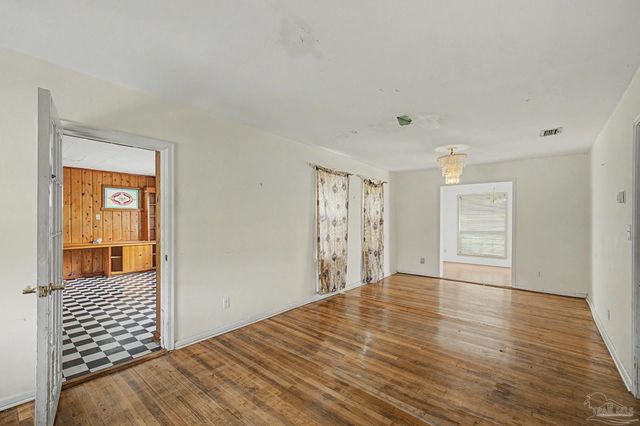 333 Gibbs Rd, Pensacola, FL 32507