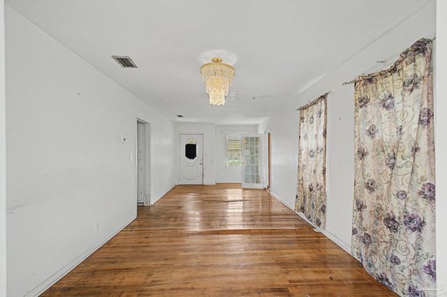 333 Gibbs Rd, Pensacola, FL 32507
