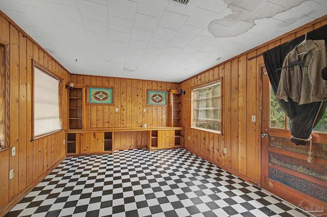 333 Gibbs Rd, Pensacola, FL 32507