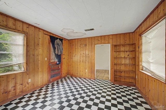 333 Gibbs Rd, Pensacola, FL 32507