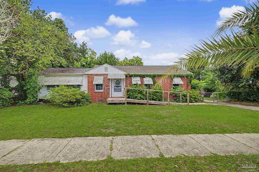 333 Gibbs Rd, Pensacola, FL 32507