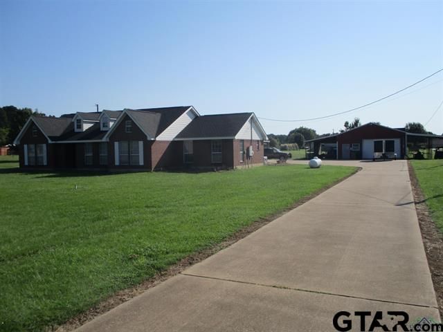 1370 CR 306 D, Henderson, TX 75654