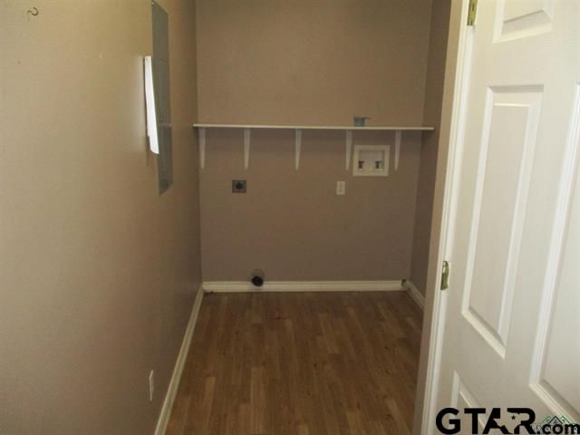 1370 CR 306 D, Henderson, TX 75654