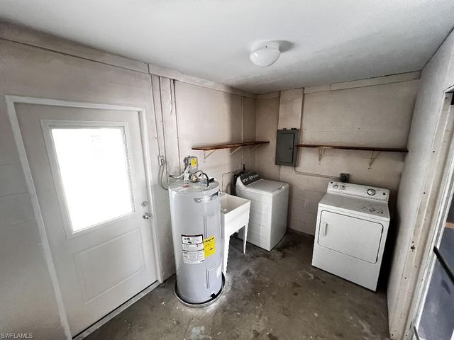 144 Whidden RD, North Fort Myers, FL 33917