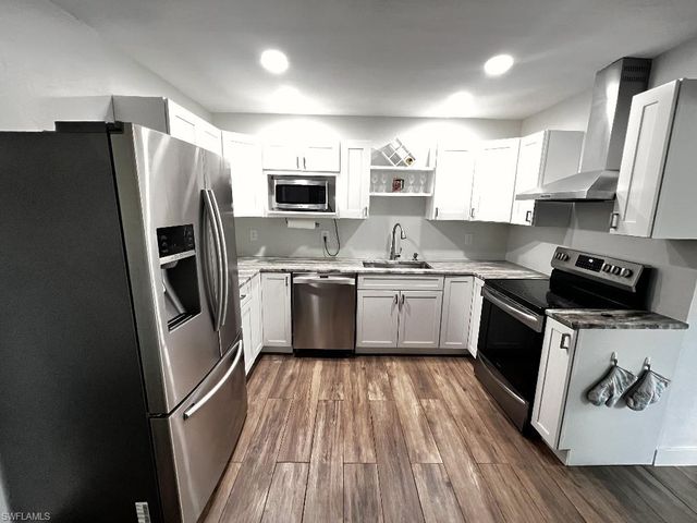 144 Whidden RD, North Fort Myers, FL 33917