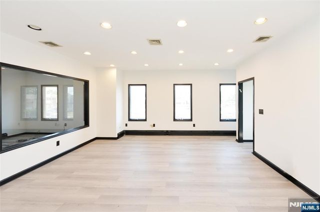 0-99 Plaza Road 2, Fair Lawn, NJ 07410