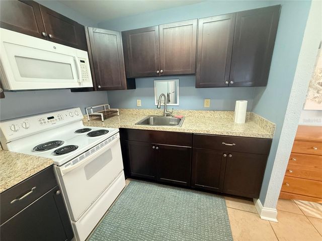 1802 BEDFORD TERRACE 170, Sun City Center, FL 33573