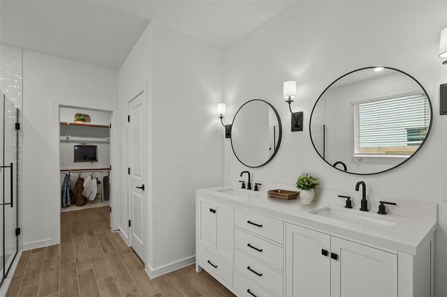 12402 Old Fashion Circle, Mont Belvieu, TX 77535