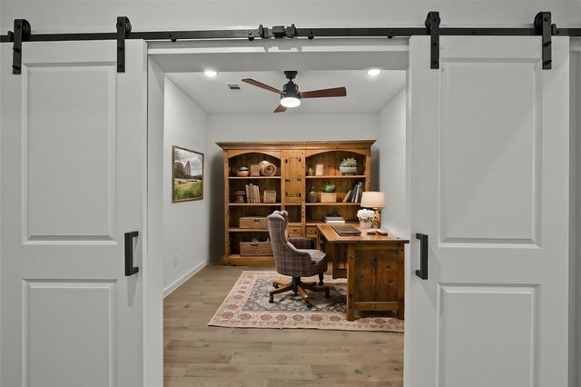 12402 Old Fashion Circle, Mont Belvieu, TX 77535