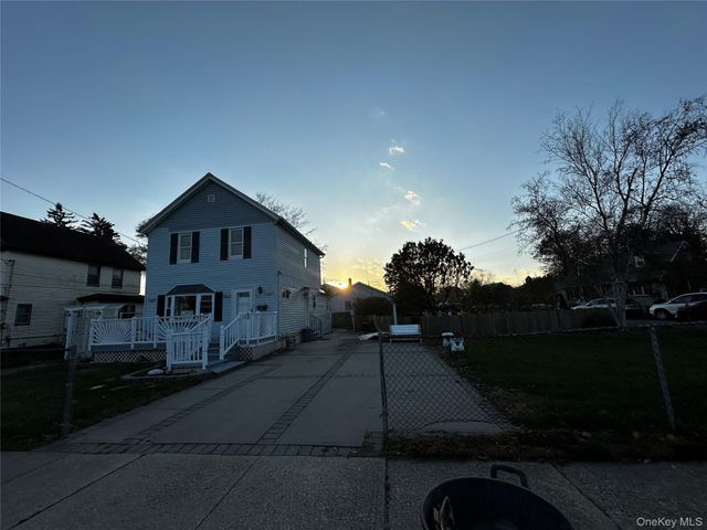 44 Harding Avenue, Hicksville, NY 11801