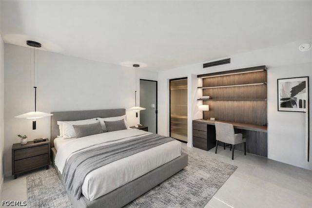 788 Park Shore DR E20, Naples, FL 34103