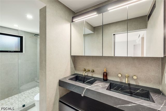 788 Park Shore DR E20, Naples, FL 34103