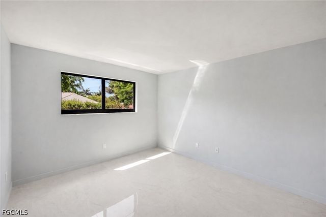 788 Park Shore DR E20, Naples, FL 34103