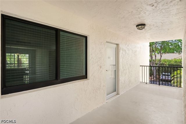 788 Park Shore DR E20, Naples, FL 34103