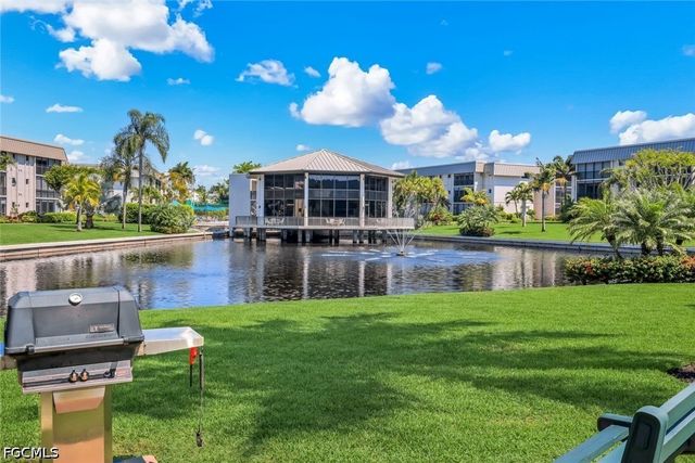 788 Park Shore DR E20, Naples, FL 34103