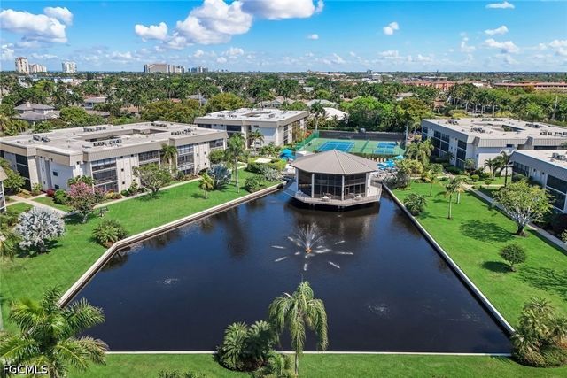 788 Park Shore DR E20, Naples, FL 34103