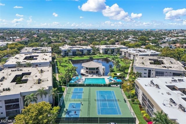 788 Park Shore DR E20, Naples, FL 34103