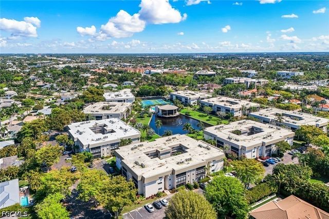 788 Park Shore DR E20, Naples, FL 34103