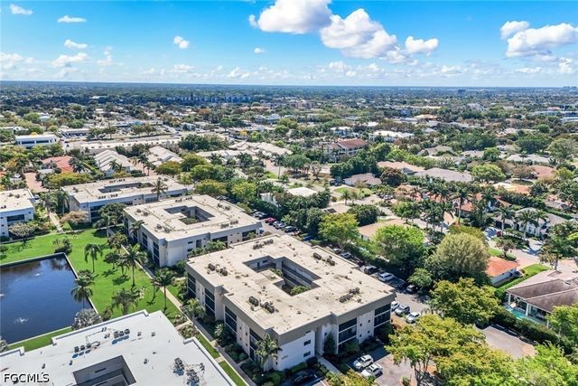 788 Park Shore DR E20, Naples, FL 34103