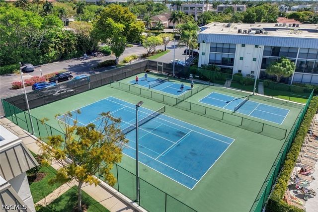 788 Park Shore DR E20, Naples, FL 34103