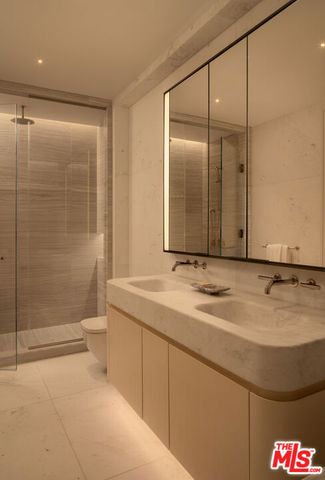 9900 S Santa Monica Boulevard 3A, Beverly Hills, CA 90212