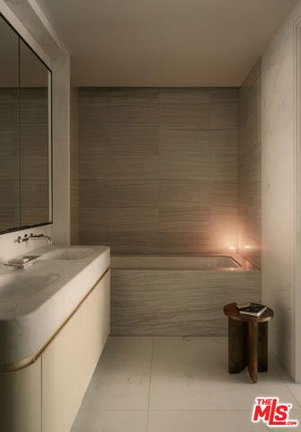 9900 S Santa Monica Boulevard 3A, Beverly Hills, CA 90212