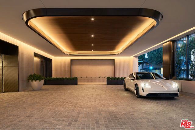 9900 S Santa Monica Boulevard 3A, Beverly Hills, CA 90212