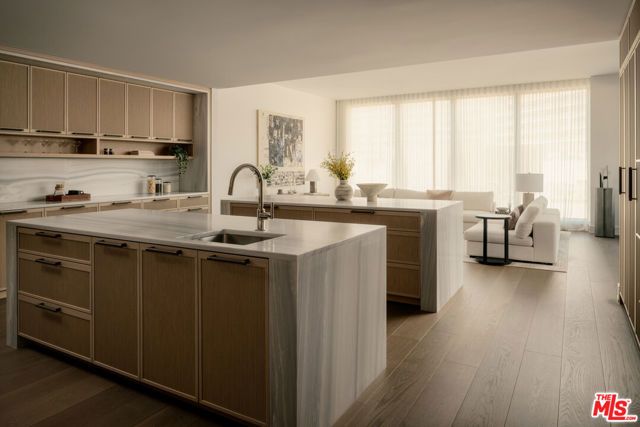 9900 S Santa Monica Boulevard 3A, Beverly Hills, CA 90212