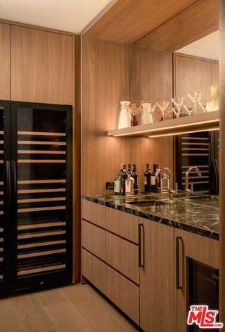 9900 S Santa Monica Boulevard 3A, Beverly Hills, CA 90212