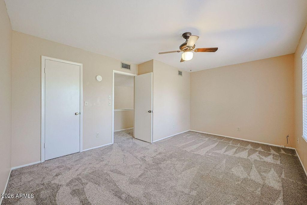 Image 12 of property listing at 4607 W CONTINENTAL Drive, Glendale, AZ 85308