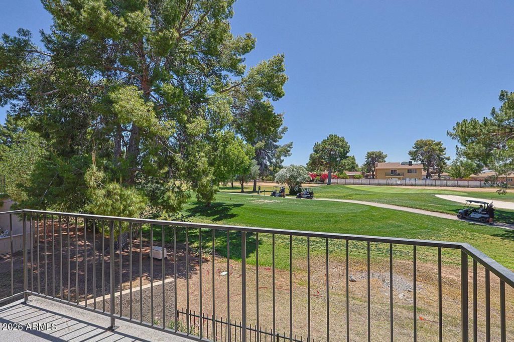 Image 17 of property listing at 4607 W CONTINENTAL Drive, Glendale, AZ 85308