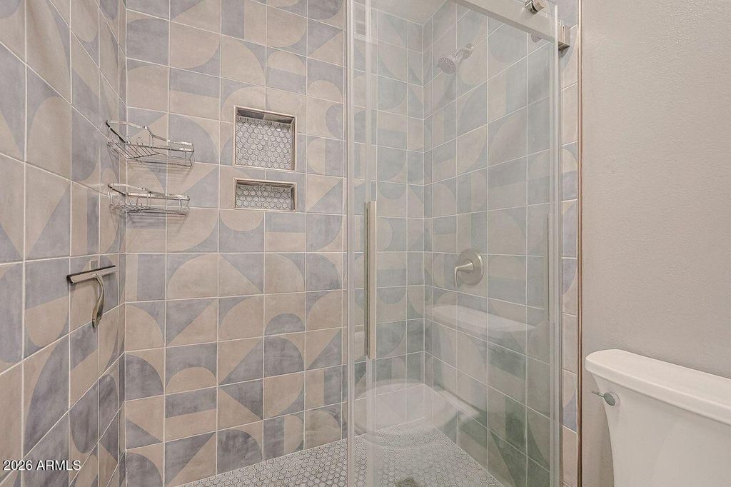 Image 21 of property listing at 4607 W CONTINENTAL Drive, Glendale, AZ 85308