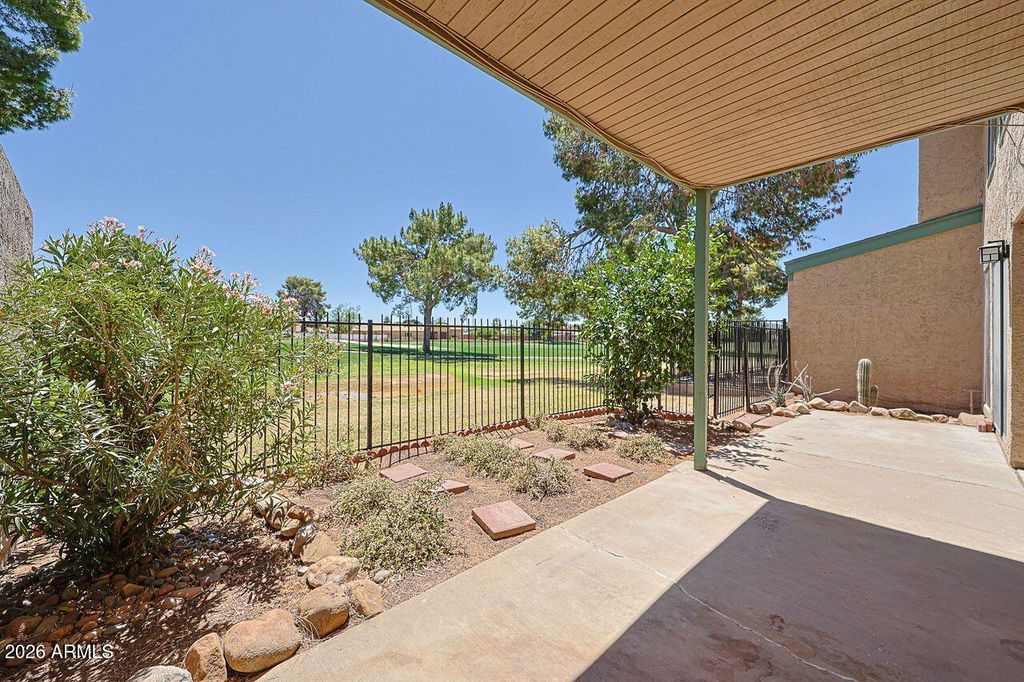 Image 23 of property listing at 4607 W CONTINENTAL Drive, Glendale, AZ 85308