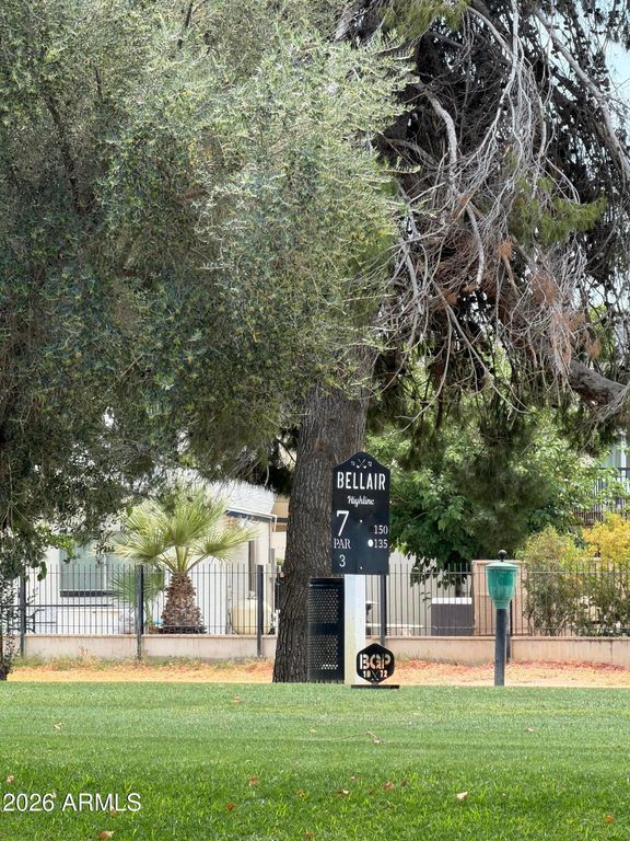 Image 26 of property listing at 4607 W CONTINENTAL Drive, Glendale, AZ 85308