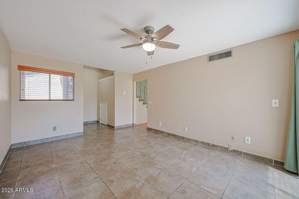 Image 5 of property listing at 4607 W CONTINENTAL Drive, Glendale, AZ 85308