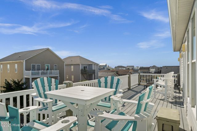 1318 N New River Drive, Surf City, NC 28445