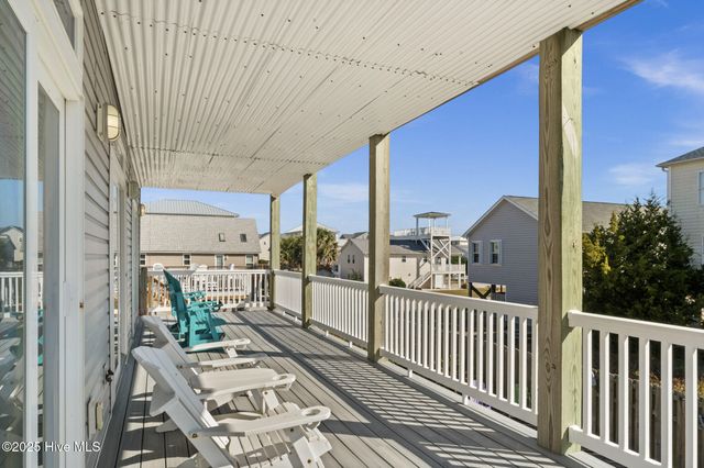 1318 N New River Drive, Surf City, NC 28445
