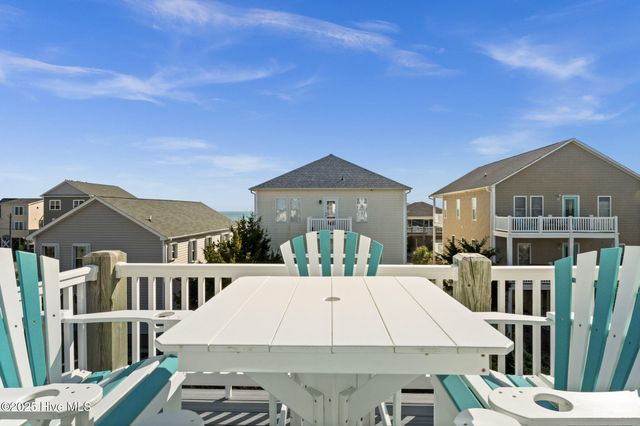 1318 N New River Drive, Surf City, NC 28445