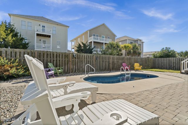 1318 N New River Drive, Surf City, NC 28445