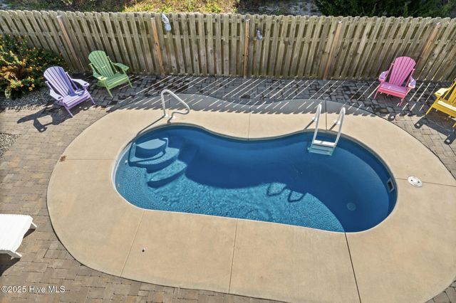 1318 N New River Drive, Surf City, NC 28445