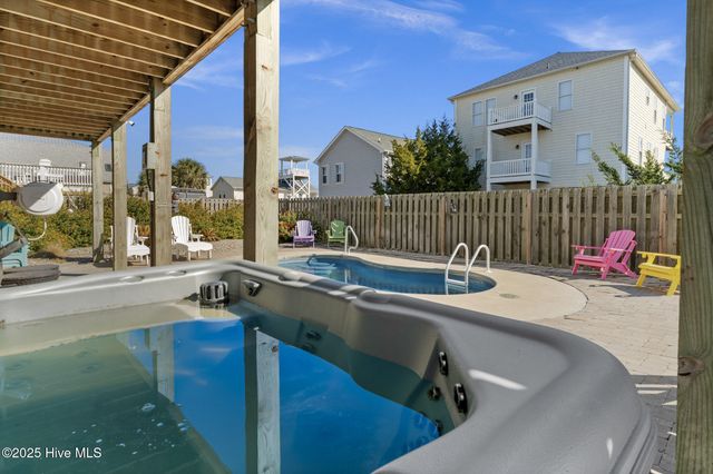 1318 N New River Drive, Surf City, NC 28445