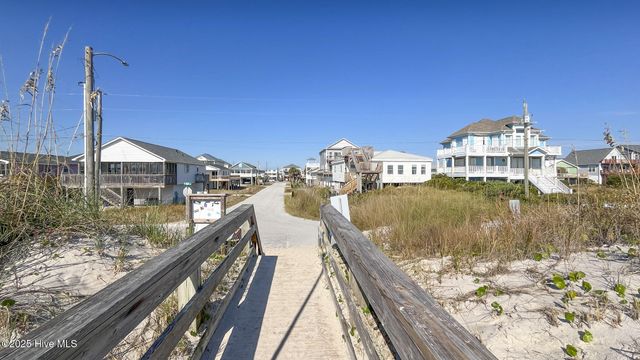1318 N New River Drive, Surf City, NC 28445