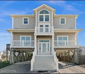 1318 N New River Drive, Surf City, NC 28445