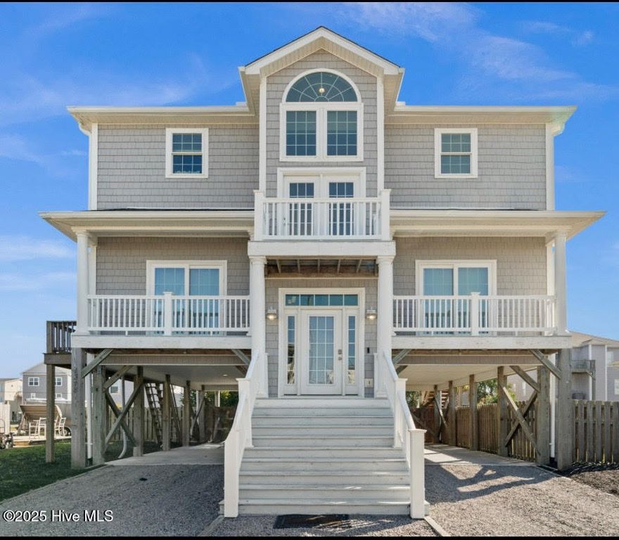 1318 N New River Drive, Surf City, NC 28445