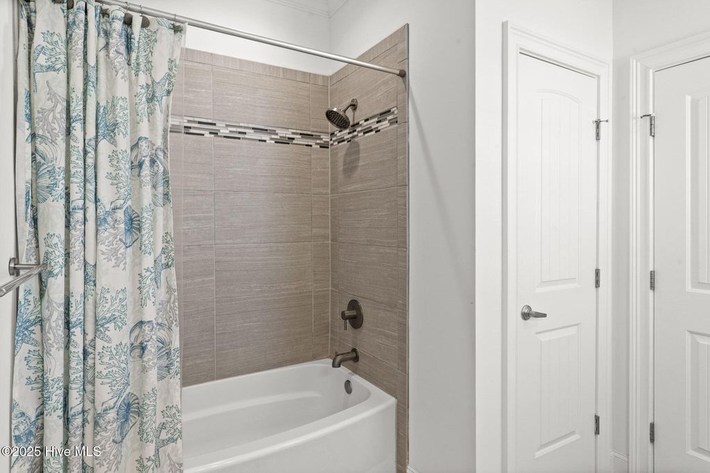 Image 20 of property listing at 1318 N New River Drive, Surf City, NC 28445