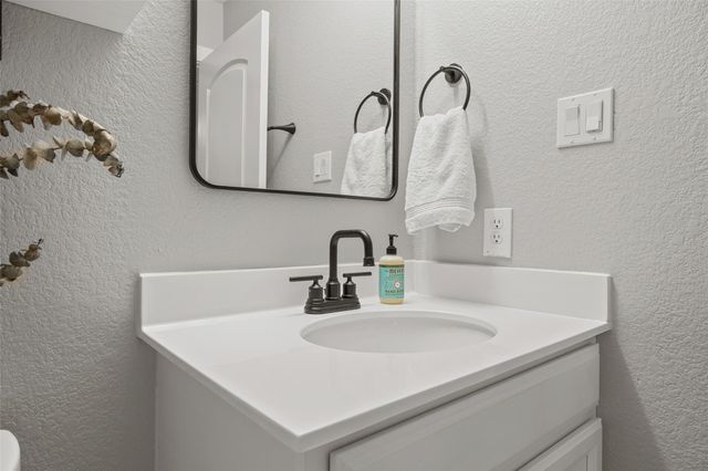 2601 Chandler Creek BLVD 11, Round Rock, TX 78665